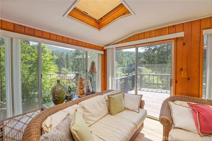 family room off kitchen