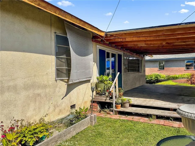 Backyard - Virtually Altered to remove items on deck