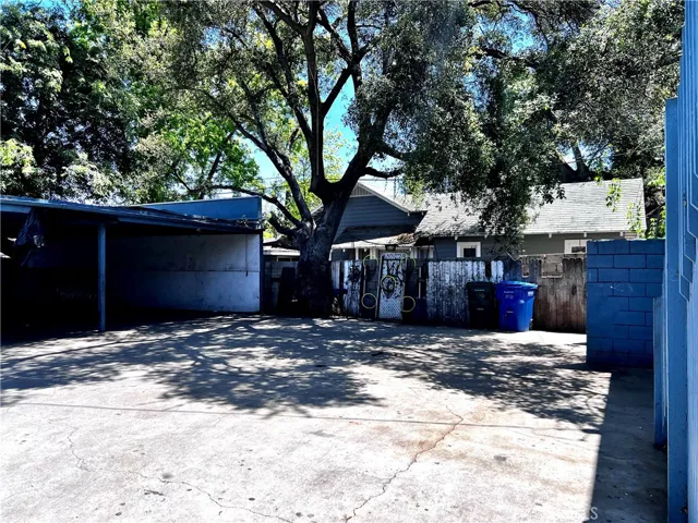 2080 Raymond Avenue, Altadena, California 91001