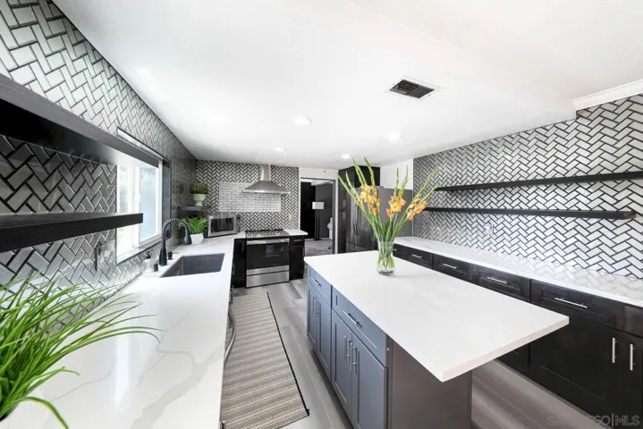 2607 Jacaranda Ave, Carlsbad, California 92009