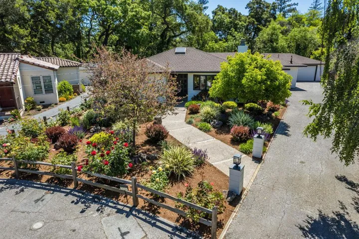 3587 La Mata Way, Palo Alto, California 94306