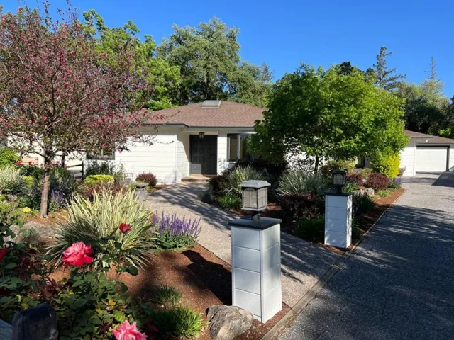 3587 La Mata Way, Palo Alto, California 94306