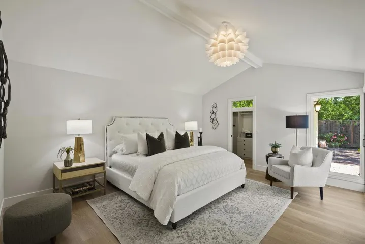 3587 La Mata Way, Palo Alto, California 94306