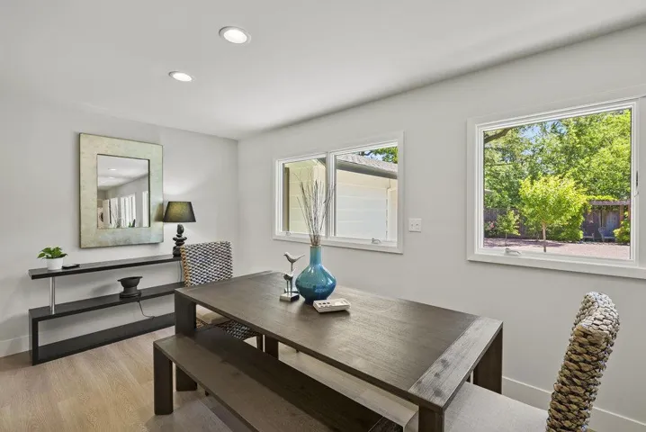 3587 La Mata Way, Palo Alto, California 94306