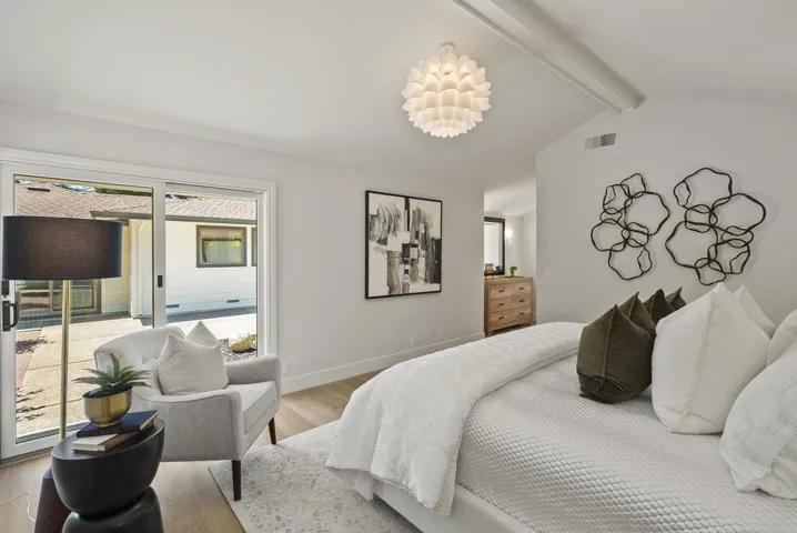 3587 La Mata Way, Palo Alto, California 94306
