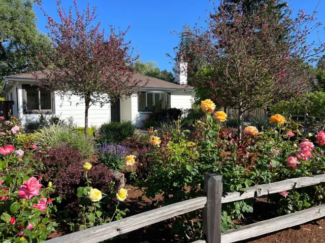 3587 La Mata Way, Palo Alto, California 94306