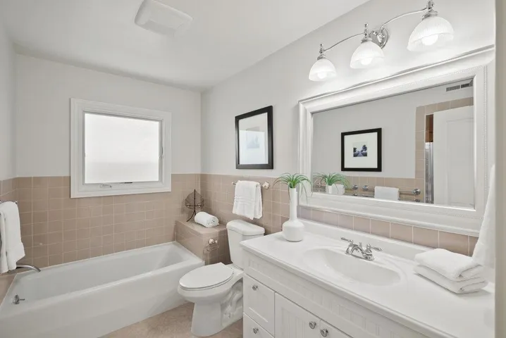 3587 La Mata Way, Palo Alto, California 94306