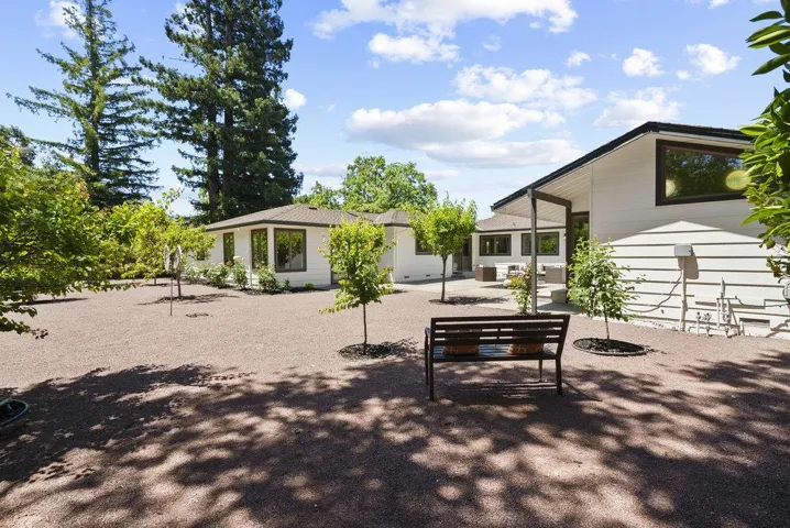 3587 La Mata Way, Palo Alto, California 94306