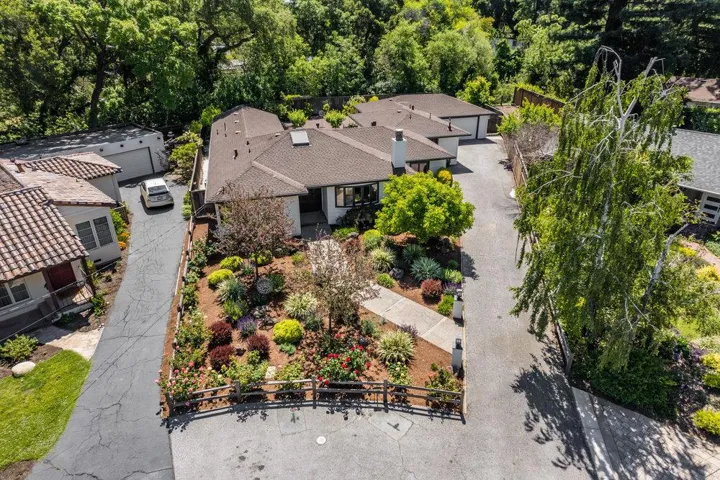 3587 La Mata Way, Palo Alto, California 94306