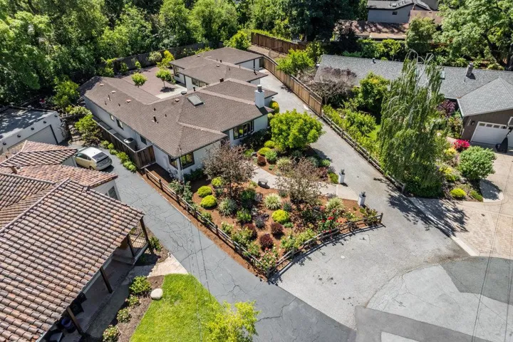 3587 La Mata Way, Palo Alto, California 94306