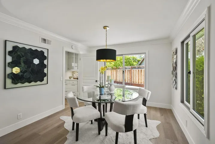 3587 La Mata Way, Palo Alto, California 94306