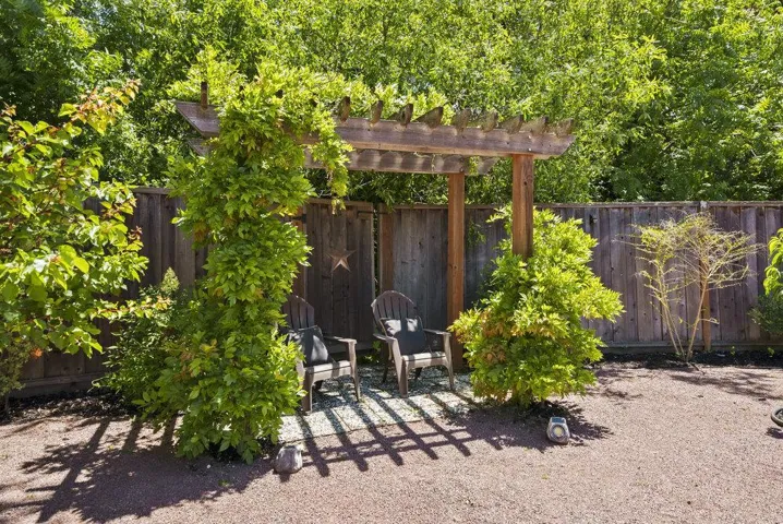 3587 La Mata Way, Palo Alto, California 94306