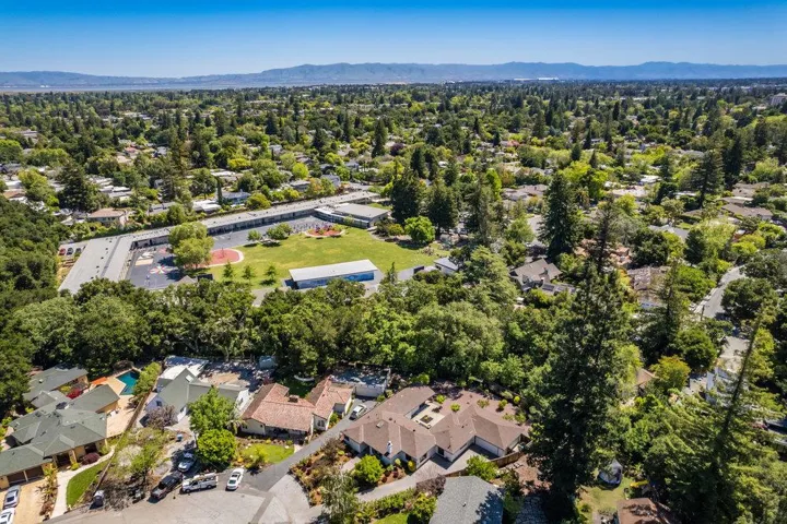3587 La Mata Way, Palo Alto, California 94306