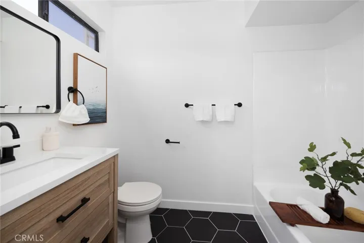 4821 Riverton Avenue 2, North Hollywood, California 91601