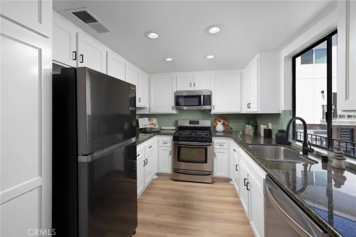 4821 Riverton Avenue 2, North Hollywood, California 91601