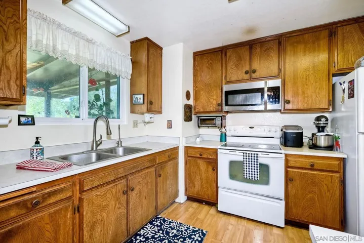 1727 Elm St, Ramona, California 92065