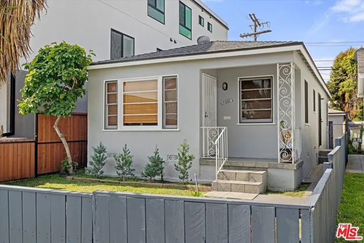 8666 Cadillac Avenue, Los Angeles, California 90034