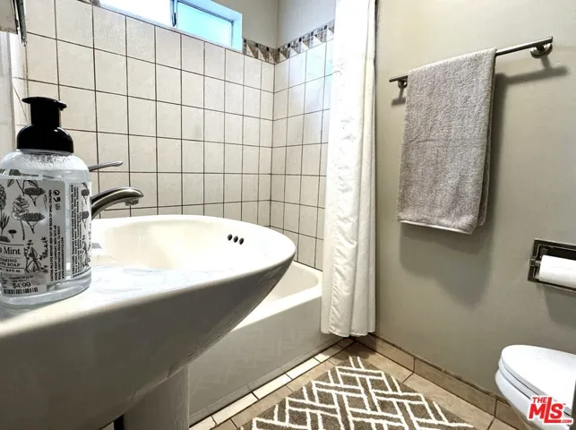 8666 Cadillac Avenue, Los Angeles, California 90034