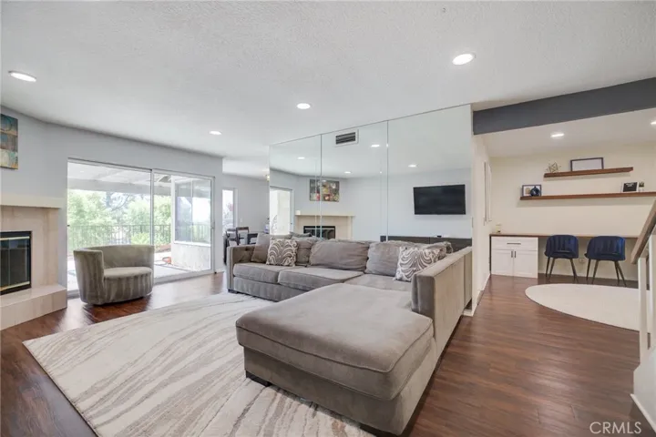 19200 Index Street 4, Porter Ranch, California 91326