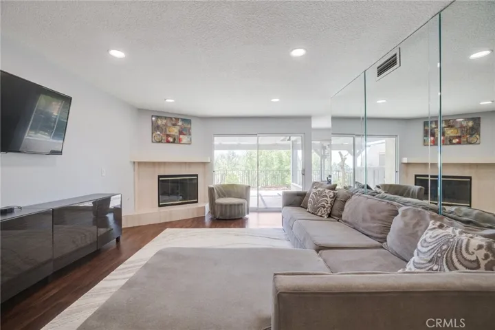 19200 Index Street 4, Porter Ranch, California 91326
