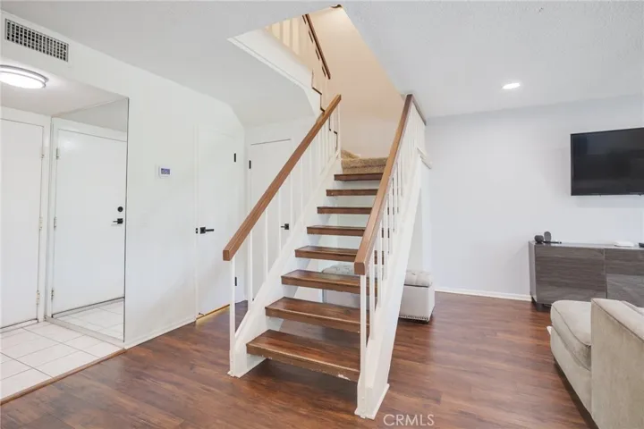 19200 Index Street 4, Porter Ranch, California 91326