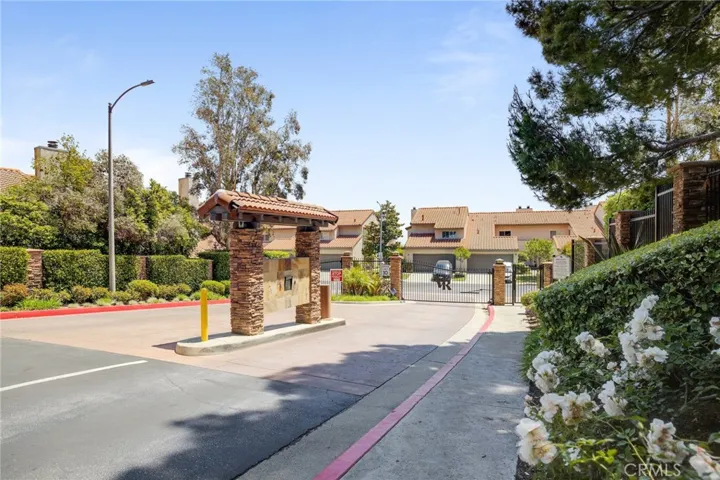 19200 Index Street 4, Porter Ranch, California 91326