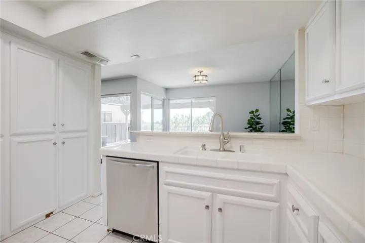 19200 Index Street 4, Porter Ranch, California 91326