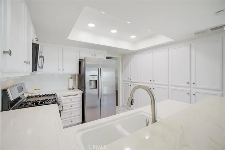 19200 Index Street 4, Porter Ranch, California 91326
