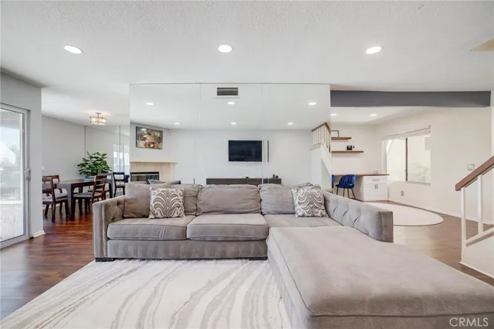 19200 Index Street 4, Porter Ranch, California 91326