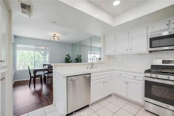 19200 Index Street 4, Porter Ranch, California 91326