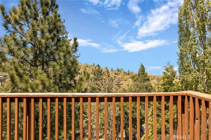 1383 Calgary Drive, Lake Arrowhead, California 92352