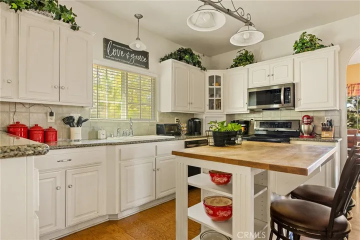 1383 Calgary Drive, Lake Arrowhead, California 92352