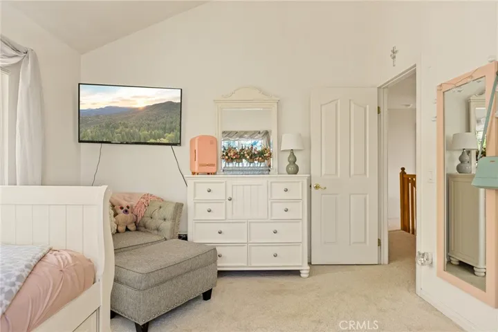 1383 Calgary Drive, Lake Arrowhead, California 92352