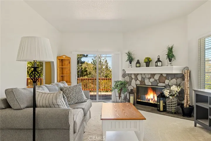 1383 Calgary Drive, Lake Arrowhead, California 92352