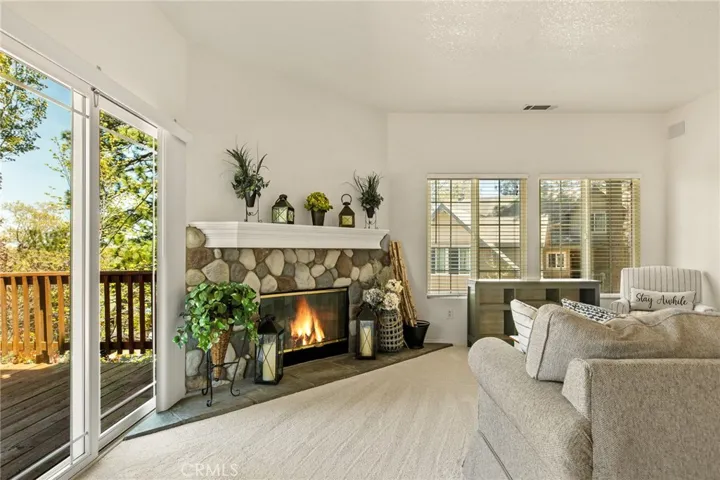 1383 Calgary Drive, Lake Arrowhead, California 92352