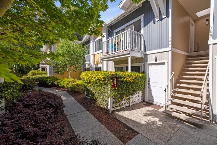 755 14th Avenue 305, Santa Cruz, California 95062