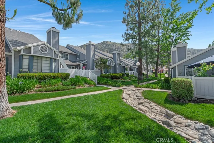 305 Monroe Court, Azusa, California 91702