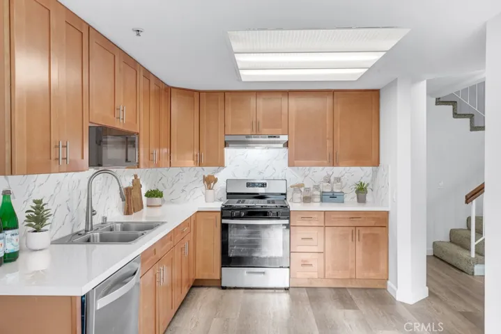305 Monroe Court, Azusa, California 91702