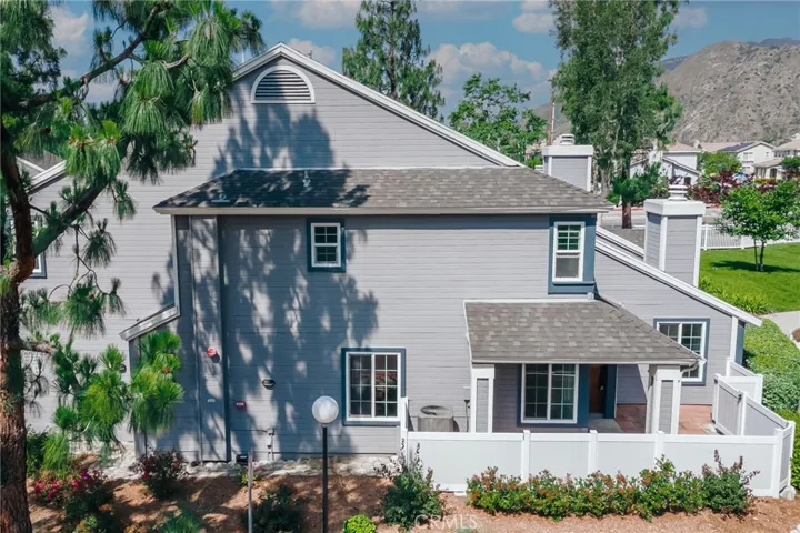 305 Monroe Court, Azusa, California 91702