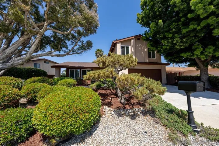 2711 S S Barcelona St, Spring Valley, California 91977