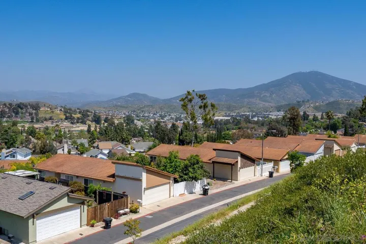 2711 S S Barcelona St, Spring Valley, California 91977