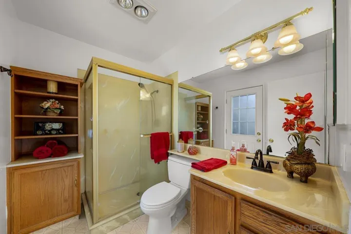 2711 S S Barcelona St, Spring Valley, California 91977