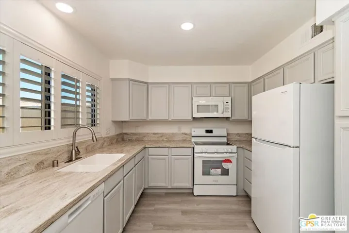 Bright Kitchen
