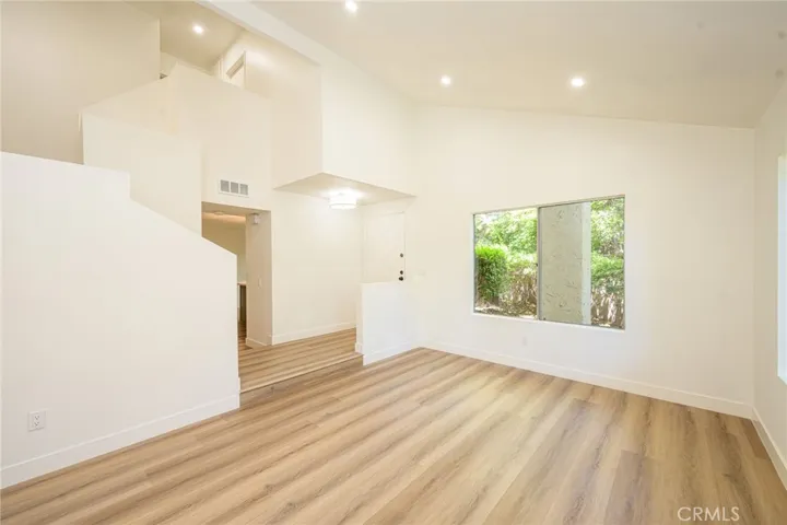 27428 Rondell Street, Agoura Hills, California 91301