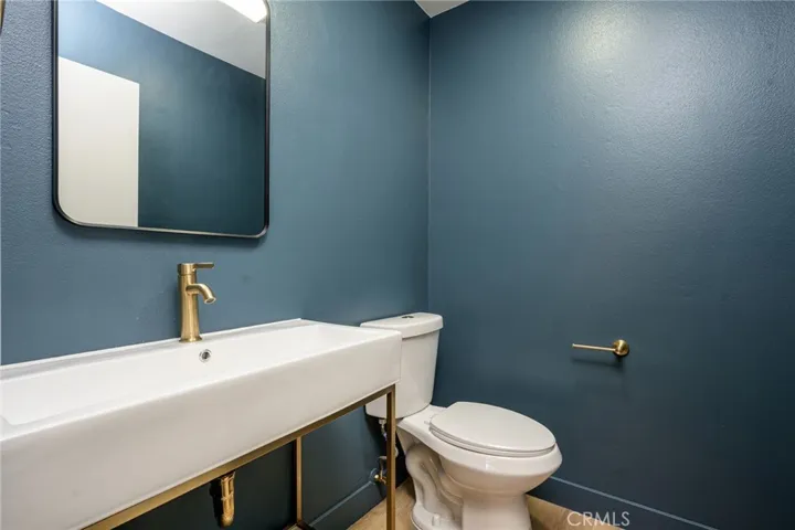 27428 Rondell Street, Agoura Hills, California 91301