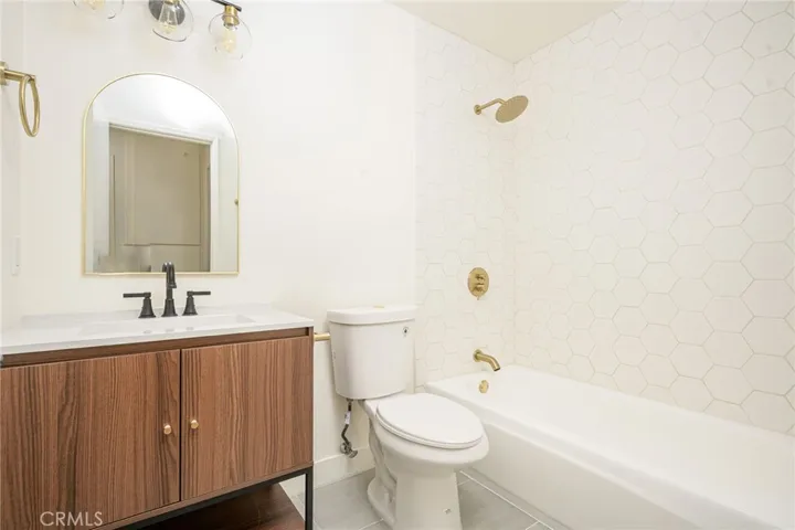 27428 Rondell Street, Agoura Hills, California 91301