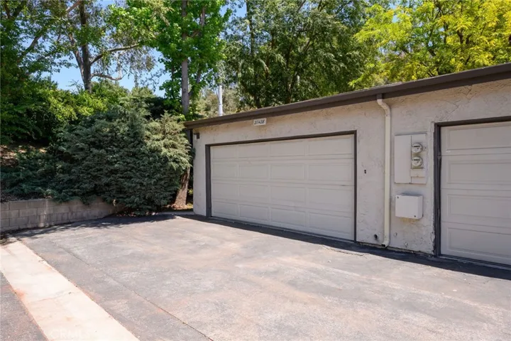 27428 Rondell Street, Agoura Hills, California 91301