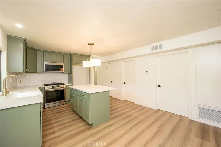 27428 Rondell Street, Agoura Hills, California 91301
