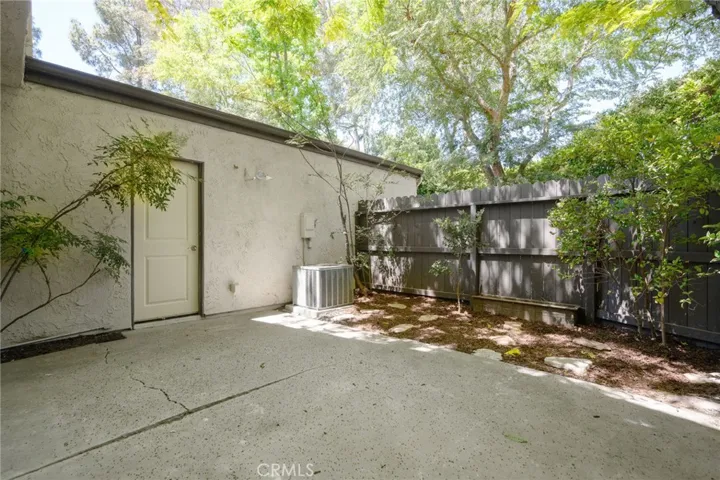 27428 Rondell Street, Agoura Hills, California 91301