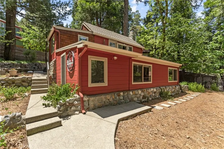 23431 Knapps Cutoff, Crestline, California 92325